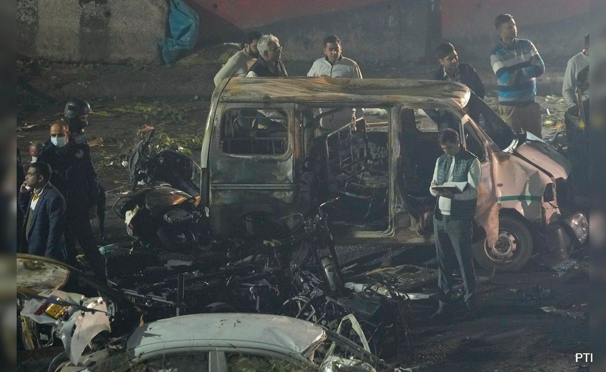 Delhi blast: Investigating inspector detains doctor from Kanpur, suspicious car recovered